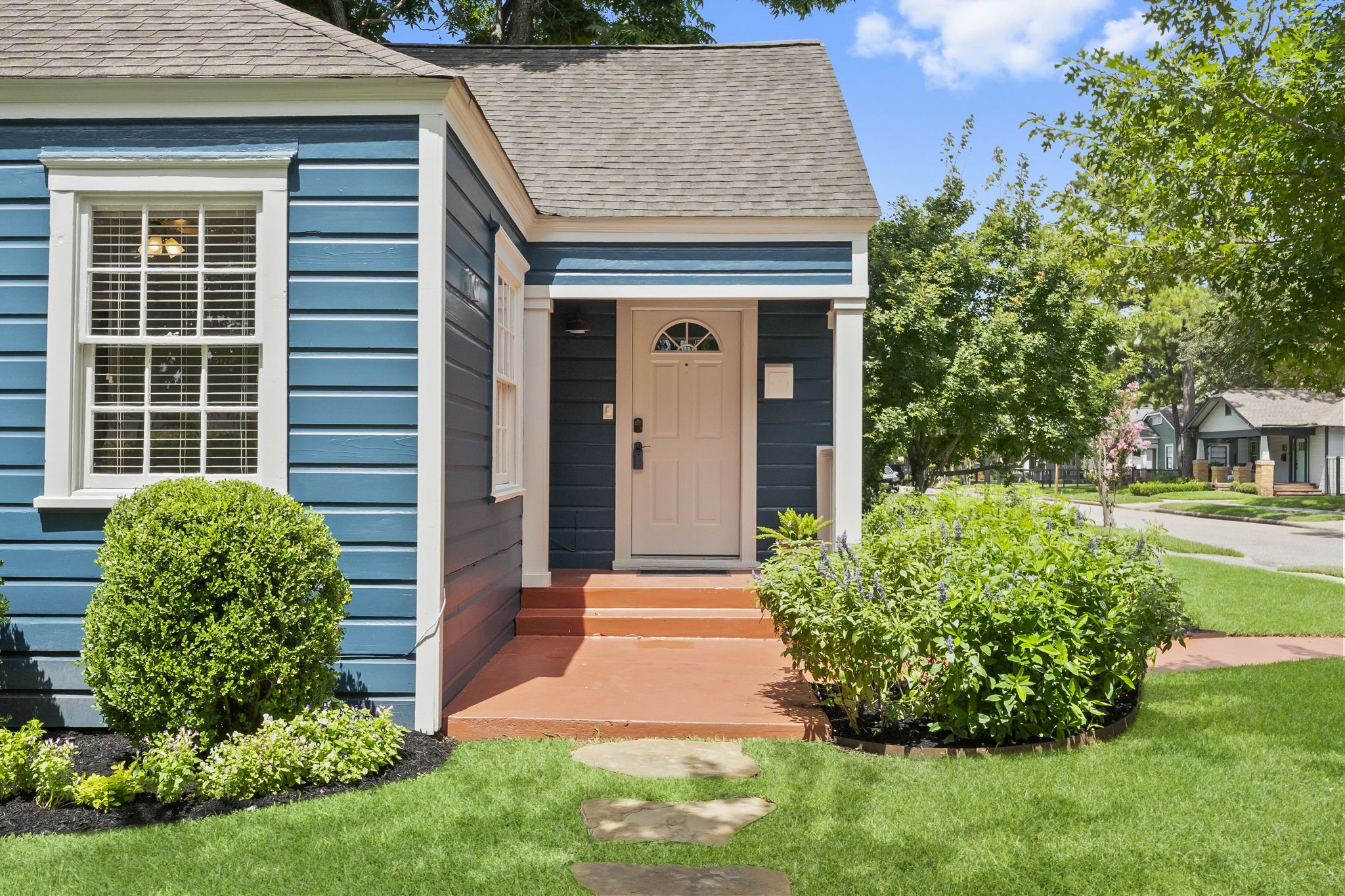 1102 Winston Street Houston, TX 77009 - Photo 2 of 45