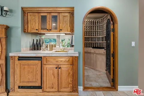 a view of front door with entryway