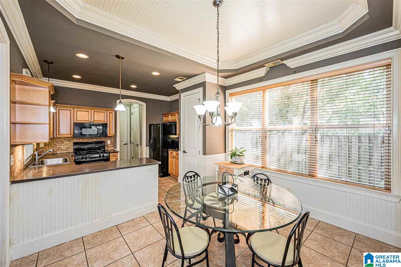 525 Cahaba Manor Lane Pelham, AL 35124 - Photo 11 of 47