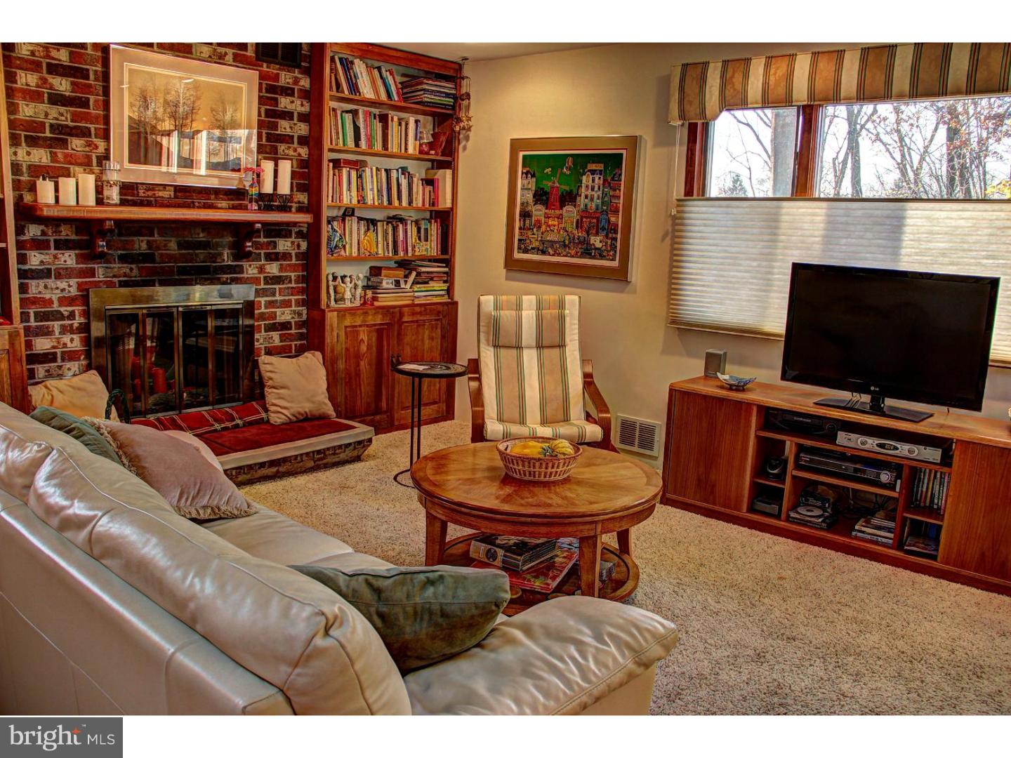 36 Miry Brook Road Hamilton, NJ 08690 - Photo 12 of 19 Family Room