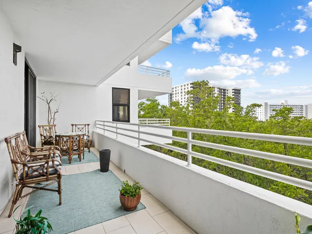 $11,000 | 3450 South Ocean Boulevard, Unit 505, Highland Beach, FL 33487