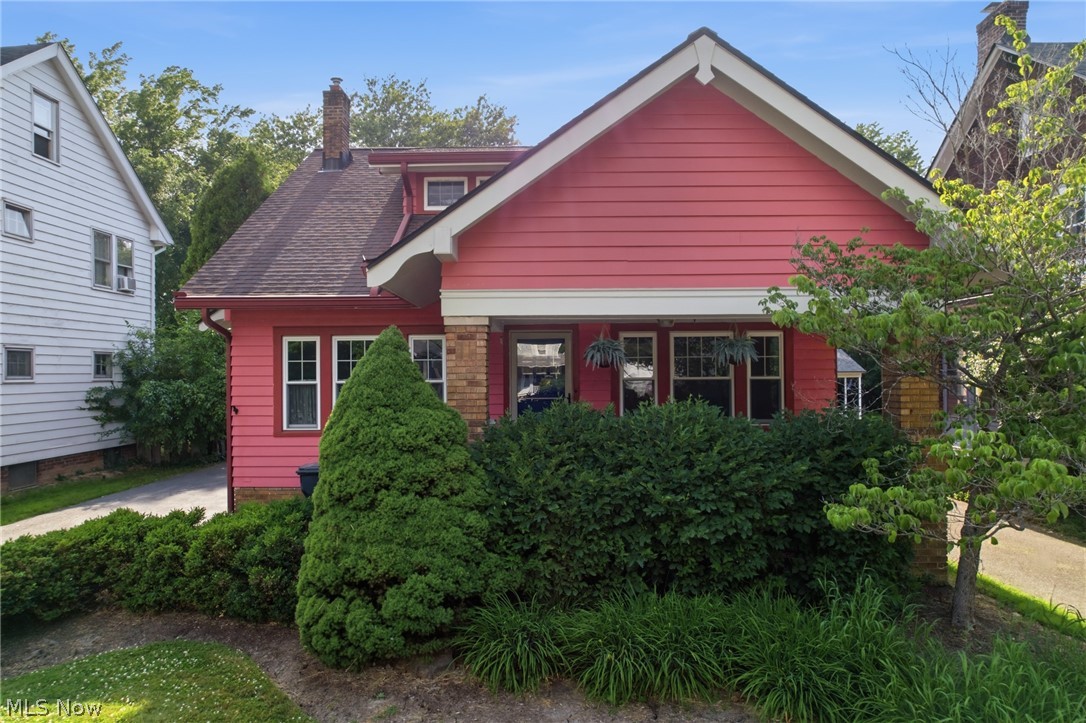 2612 Canterbury Road Cleveland Heights, OH 44118 - Photo 2 of 39 Gallery Image 2