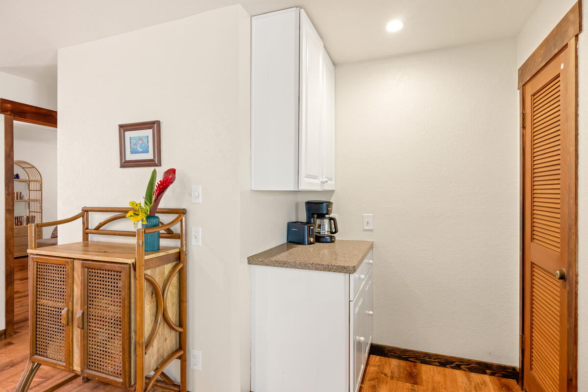 2721 Poipu Road, Unit 100 Koloa, HI 96756 - Photo 8 of 26 a view of a hallway with workspace