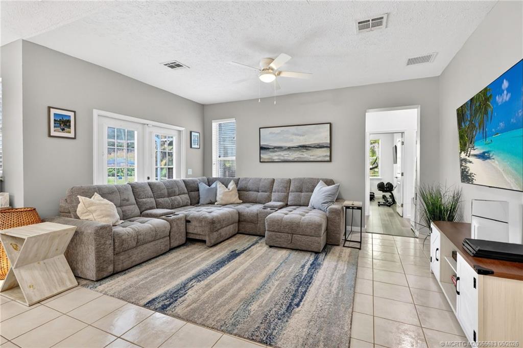 671 Southeast Pin Oak Terrace Stuart, FL 34997 - Photo 21 of 67 Family room