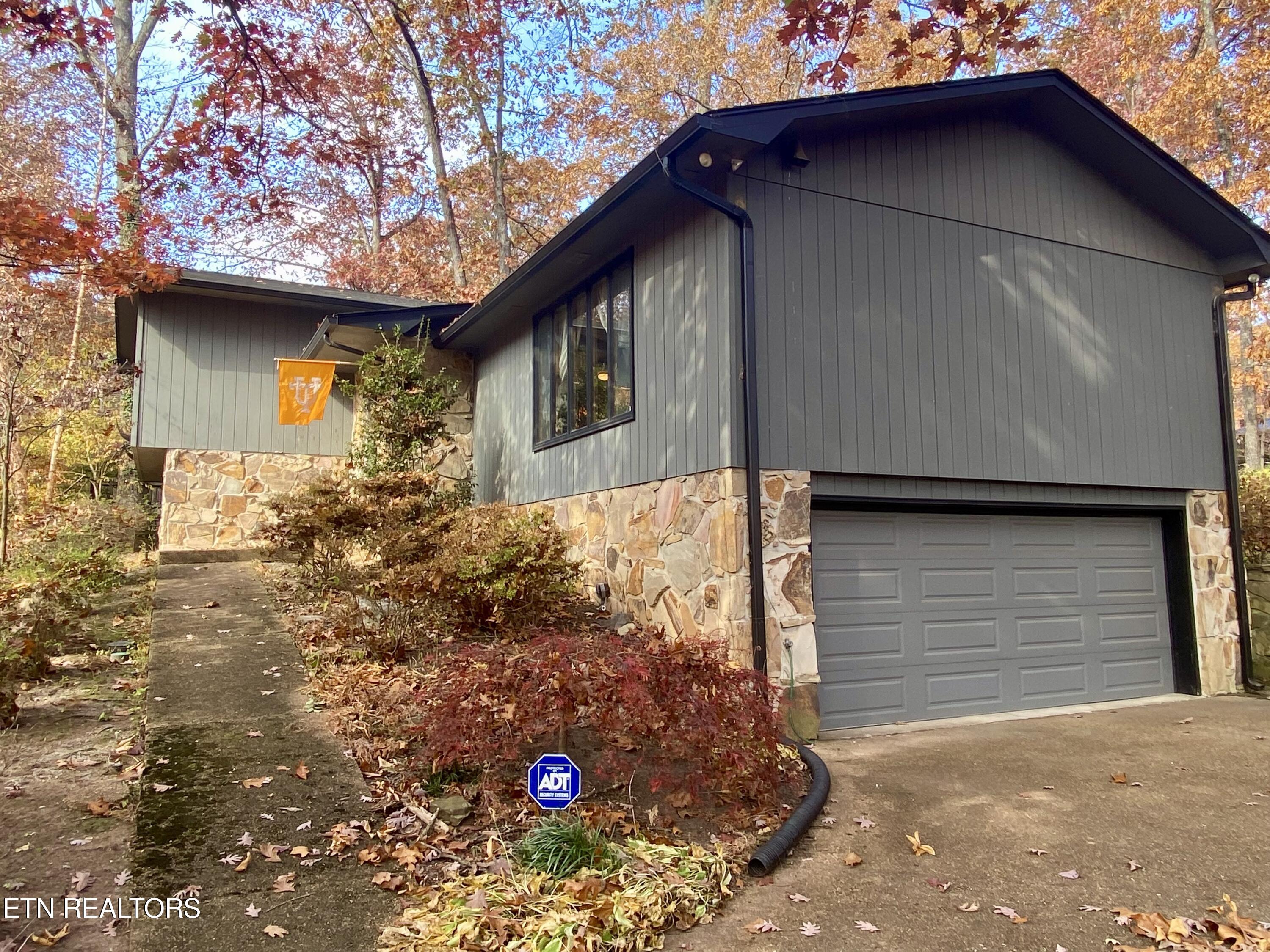 7932 Castlecomb Road Powell, TN 37849 - Photo 1 of 33 IMG_8064 2