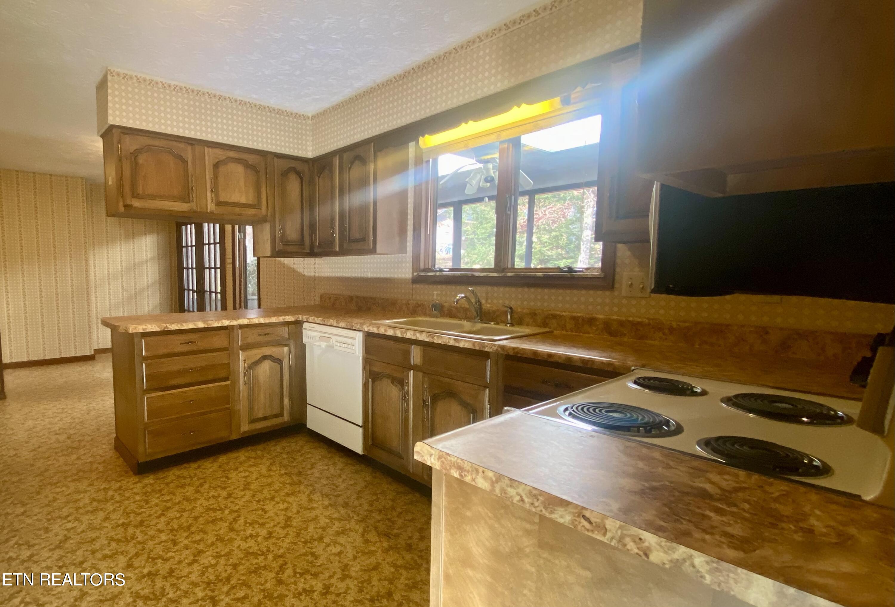 7932 Castlecomb Road Powell, TN 37849 - Photo 10 of 33 IMG_8141