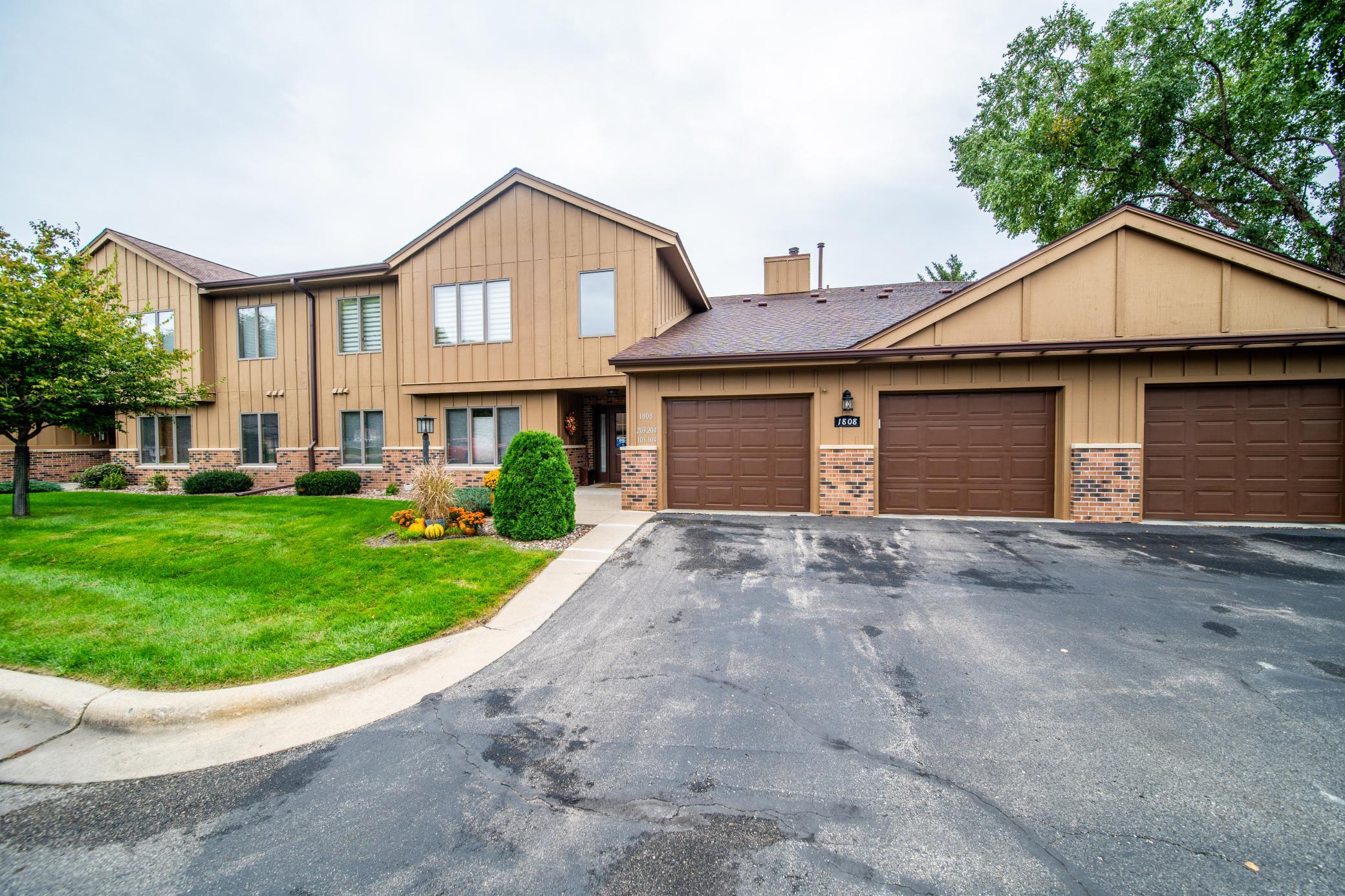 1808 Lakeview Court Southwest, Unit 204 Rochester, MN 55902 - Photo 1 of 37 Gallery Image 1