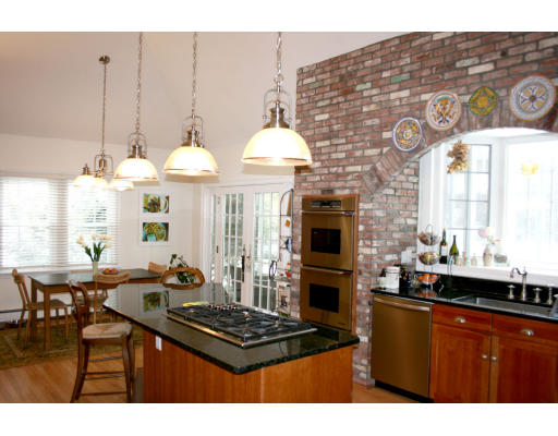 82 Ford Road Sudbury, MA 01776 - Photo 8 of 30 Gallery Image 8
