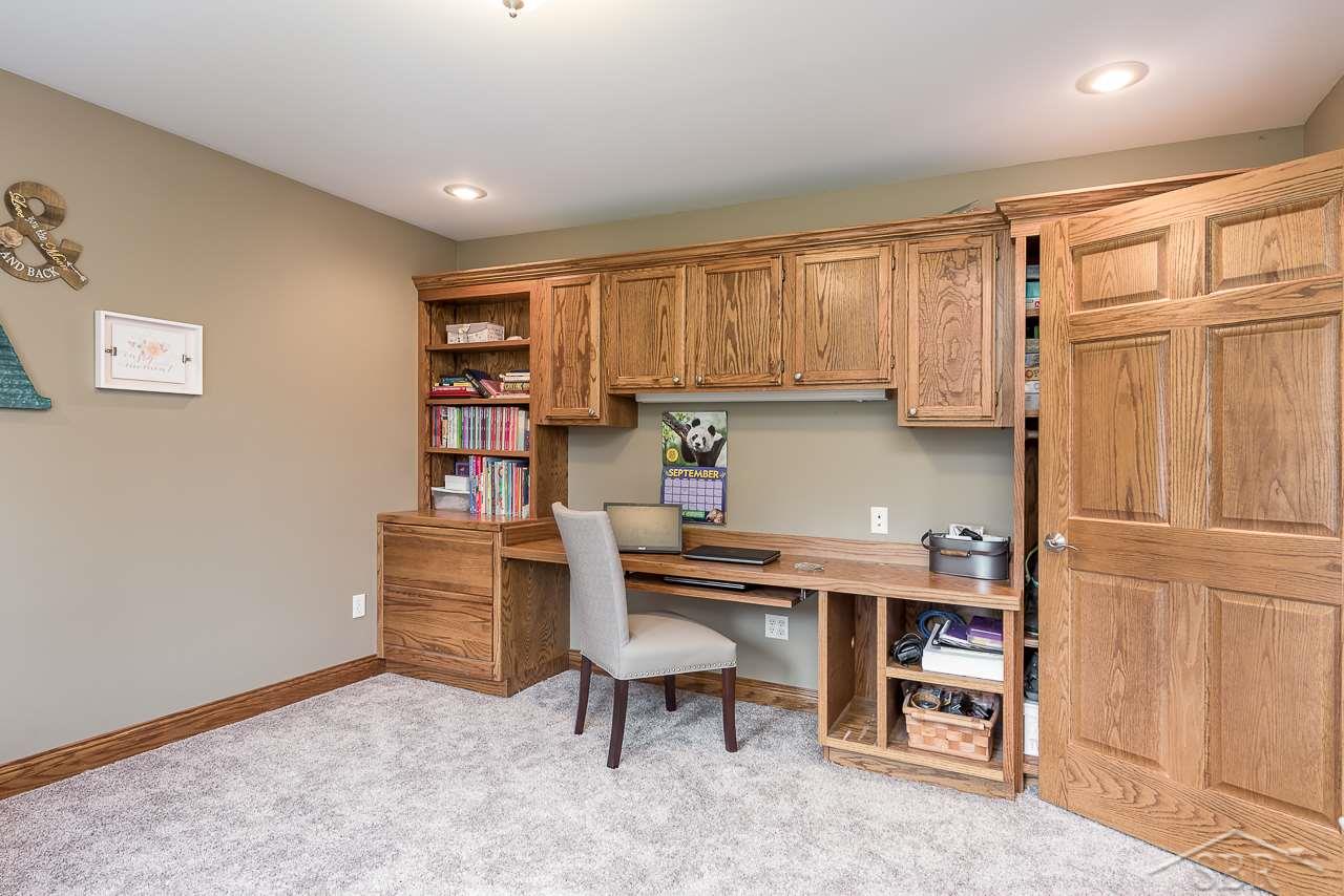 886 Schust Road Saginaw, MI 48604 - Photo 21 of 34 31395990-20.JPG
