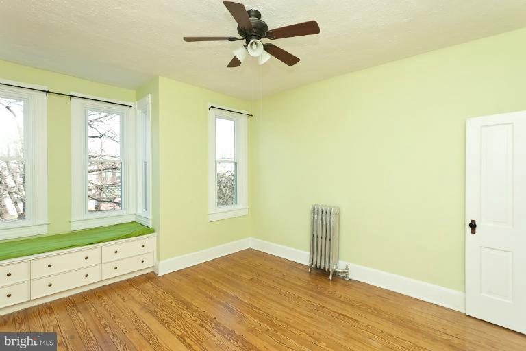 3636 Roland Avenue Baltimore, MD 21211 - Photo 15 of 30 Bedroom (Master)