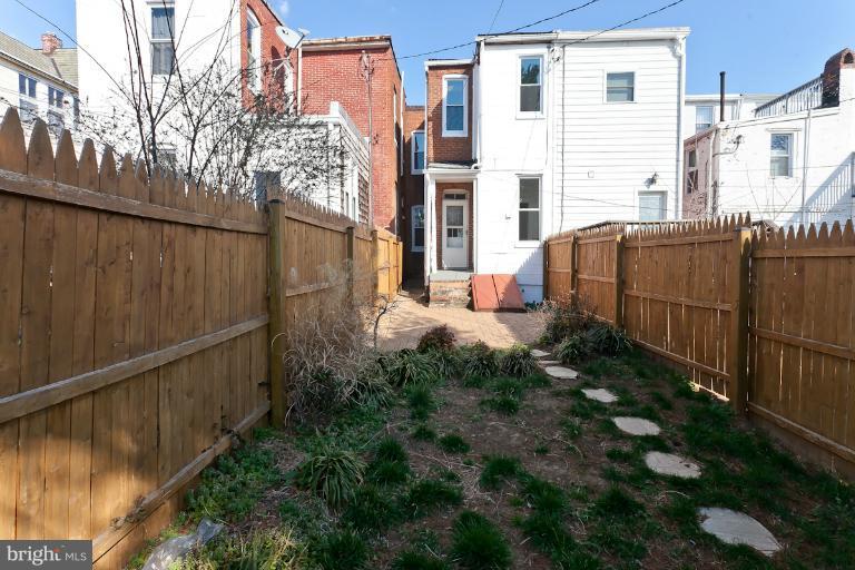 3636 Roland Avenue Baltimore, MD 21211 - Photo 20 of 30 Exterior (Rear)