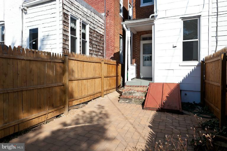 3636 Roland Avenue Baltimore, MD 21211 - Photo 21 of 30 Exterior (Rear)
