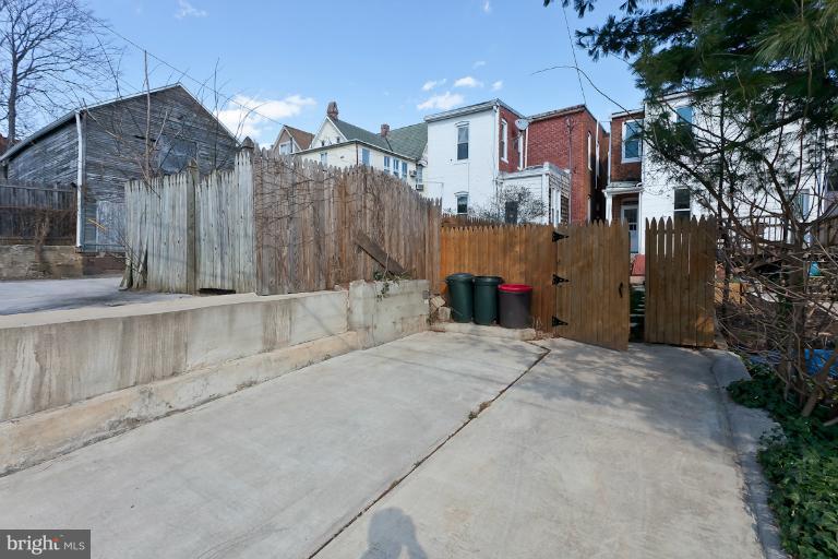 3636 Roland Avenue Baltimore, MD 21211 - Photo 26 of 30 Exterior (Rear)