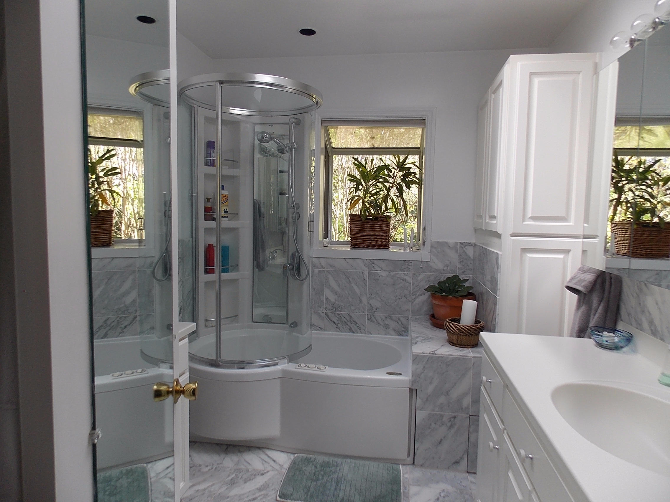 2216 Blenheim Road Southwest Roanoke, VA 24015 - Photo 9 of 23 Master Bath