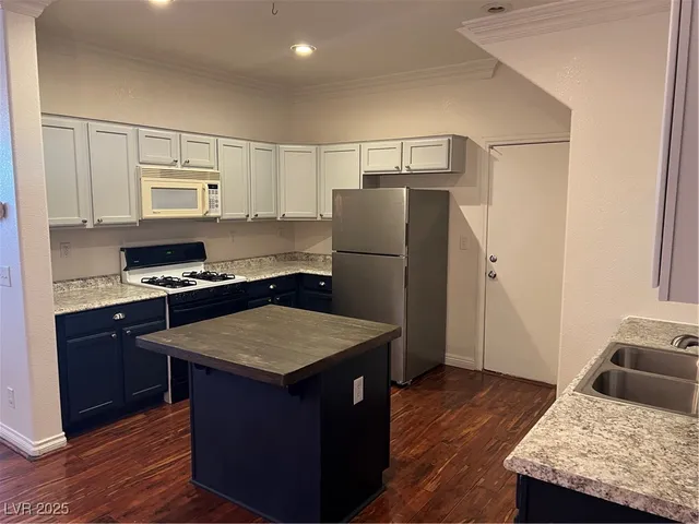 $1,745 | 5958 Rampolla Drive, Las Vegas, NV 89141