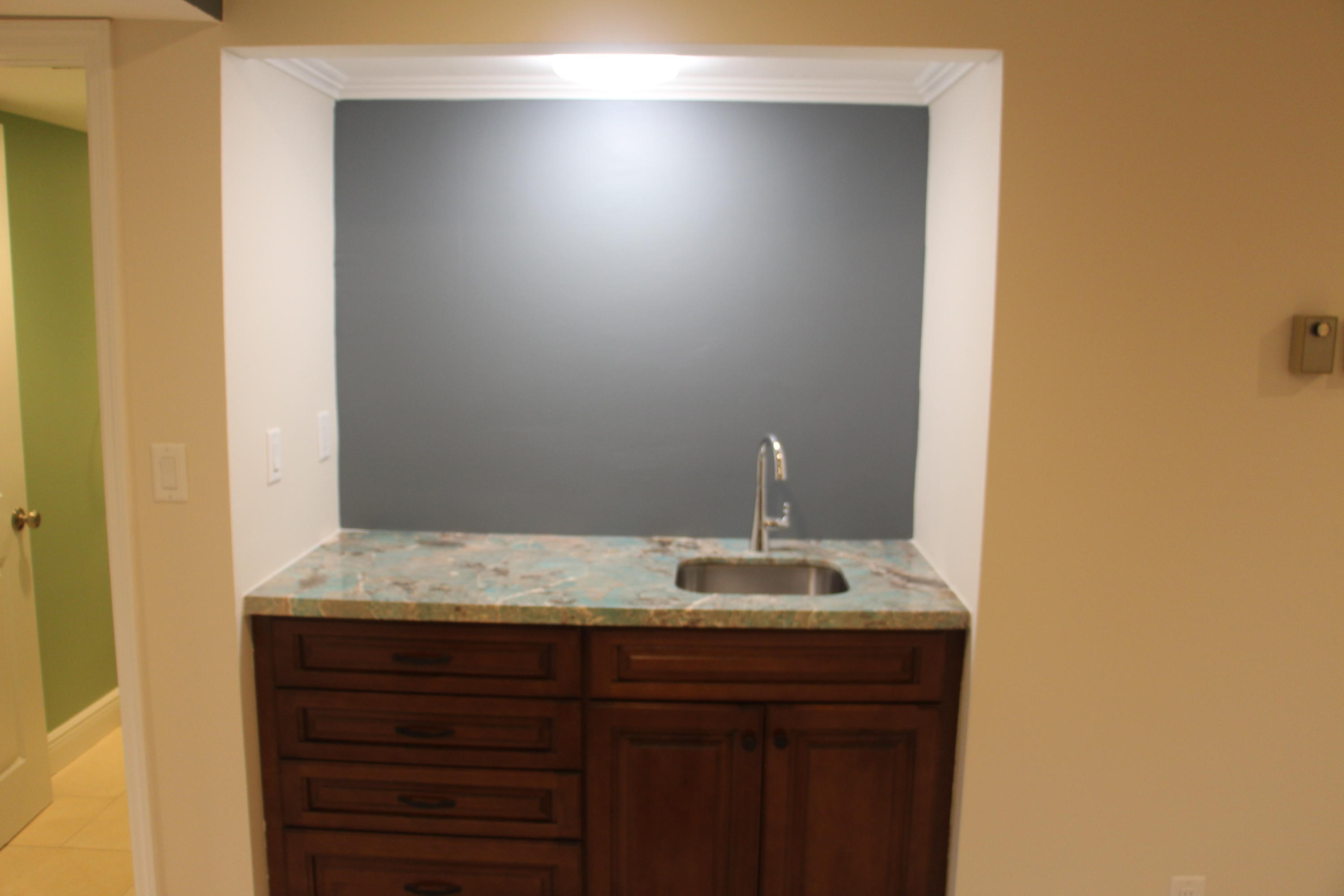 1912 Bridgewood Drive, Unit 1912 Boca Raton, FL 33434 - Photo 18 of 26 Bar