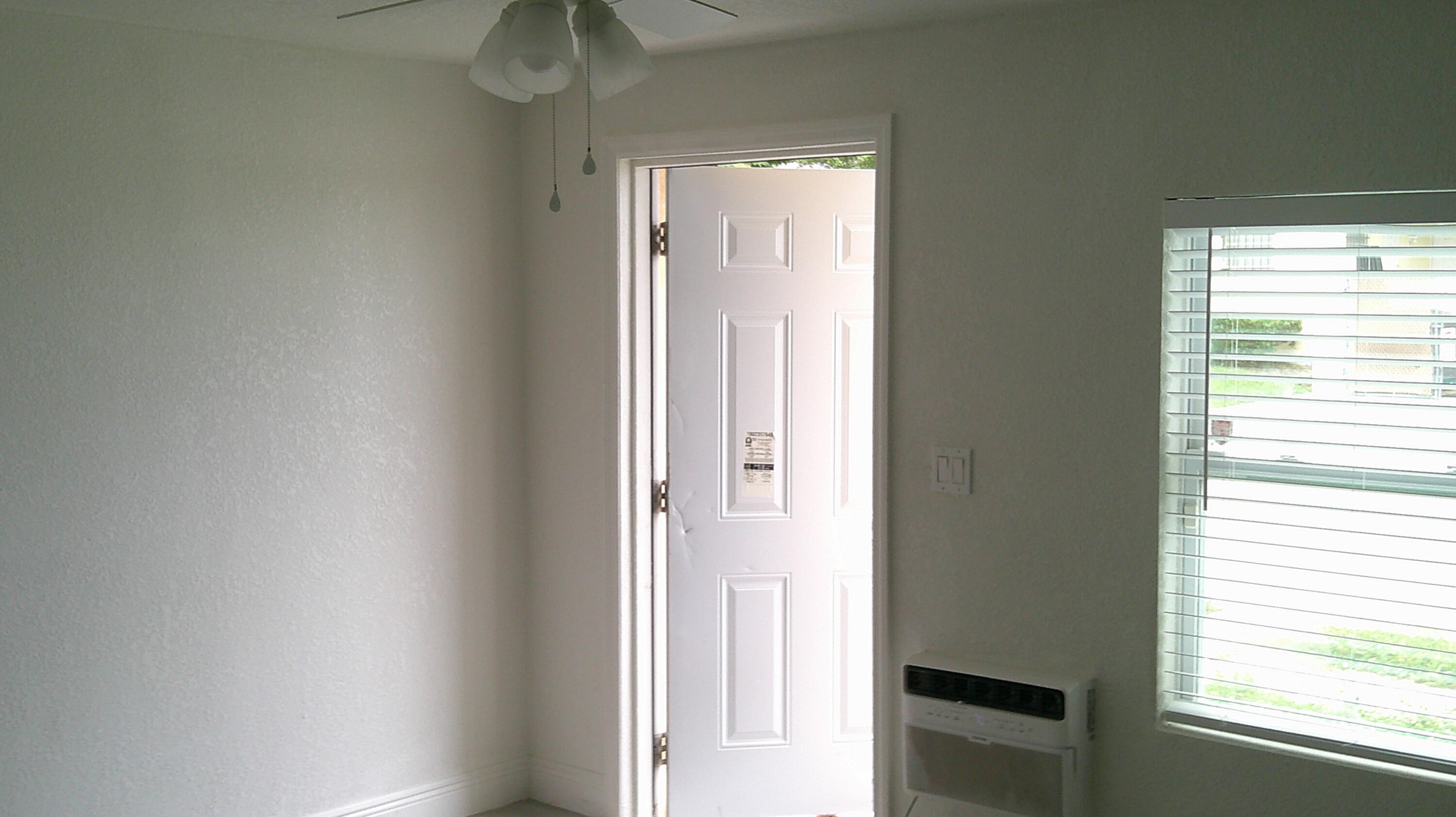 900 West 9th Street Riviera Beach, FL 33404 - Photo 11 of 29 DSCF0044 (1)