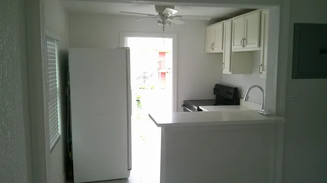 $1,900 | 900 West 9th Street, Riviera Beach, FL 33404