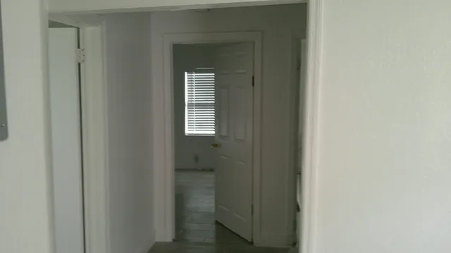 $1,900 | 900 West 9th Street, Riviera Beach, FL 33404