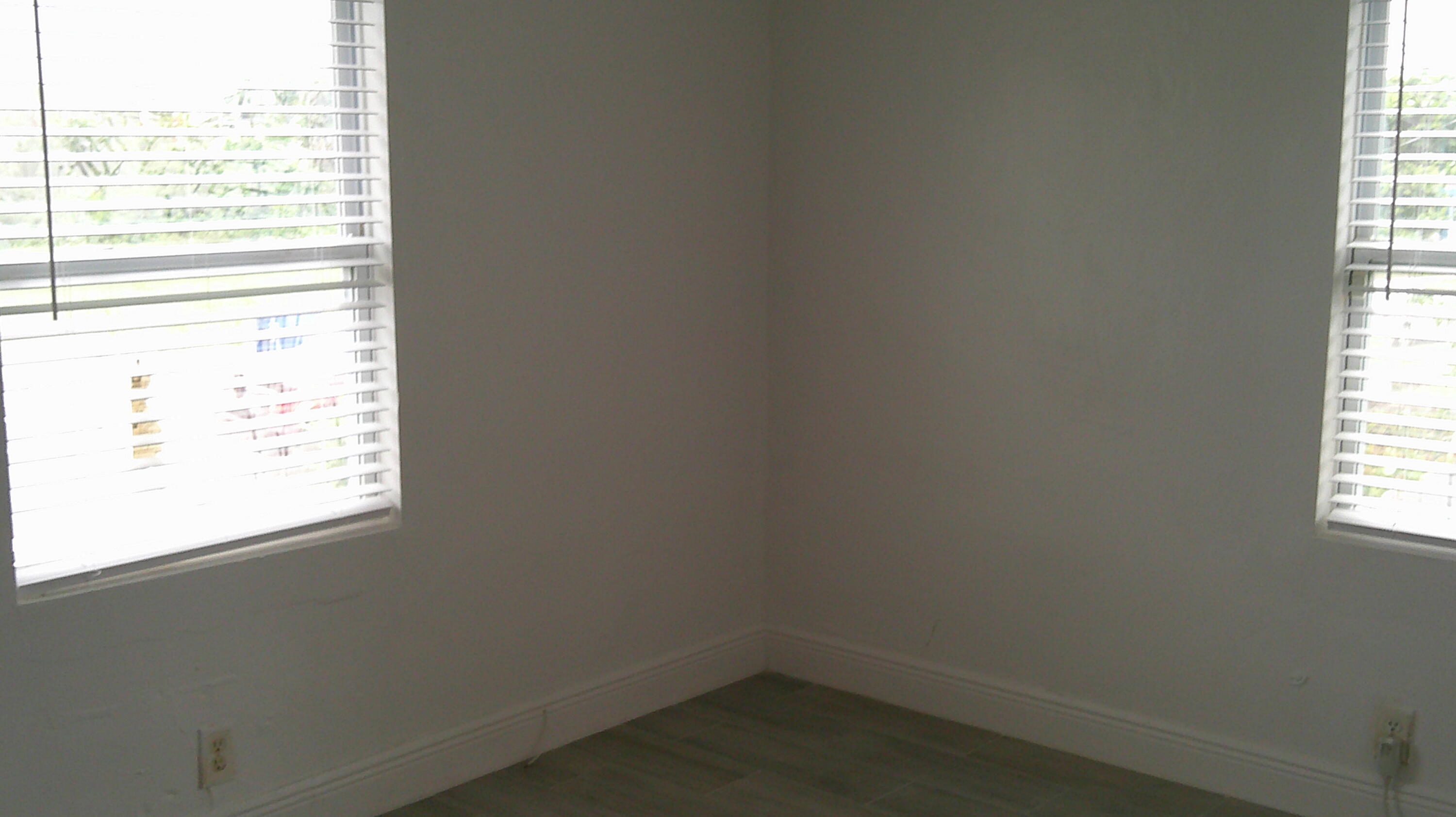 900 West 9th Street Riviera Beach, FL 33404 - Photo 25 of 29 DSCF0039 (1) (1) (1)