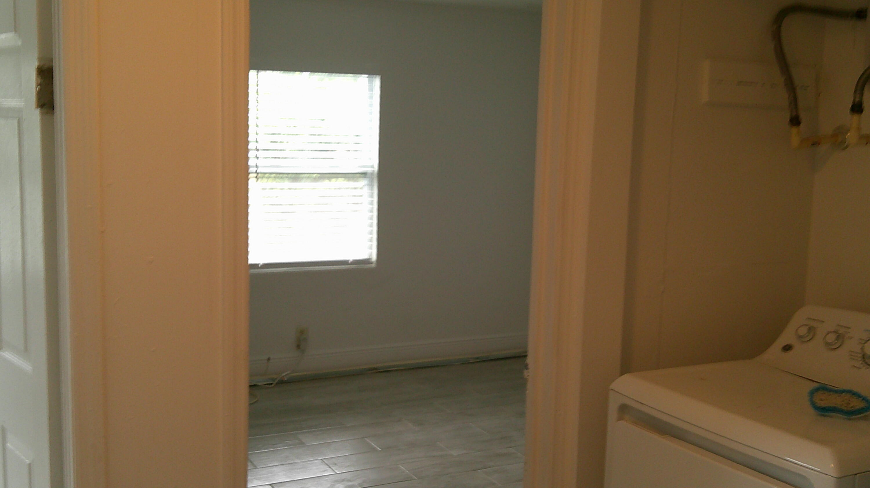 900 West 9th Street Riviera Beach, FL 33404 - Photo 26 of 29 DSCF0031 (1) (1)