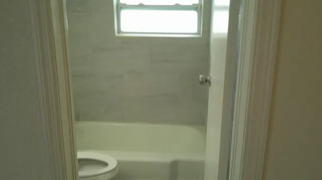 $1,900 | 900 West 9th Street, Riviera Beach, FL 33404