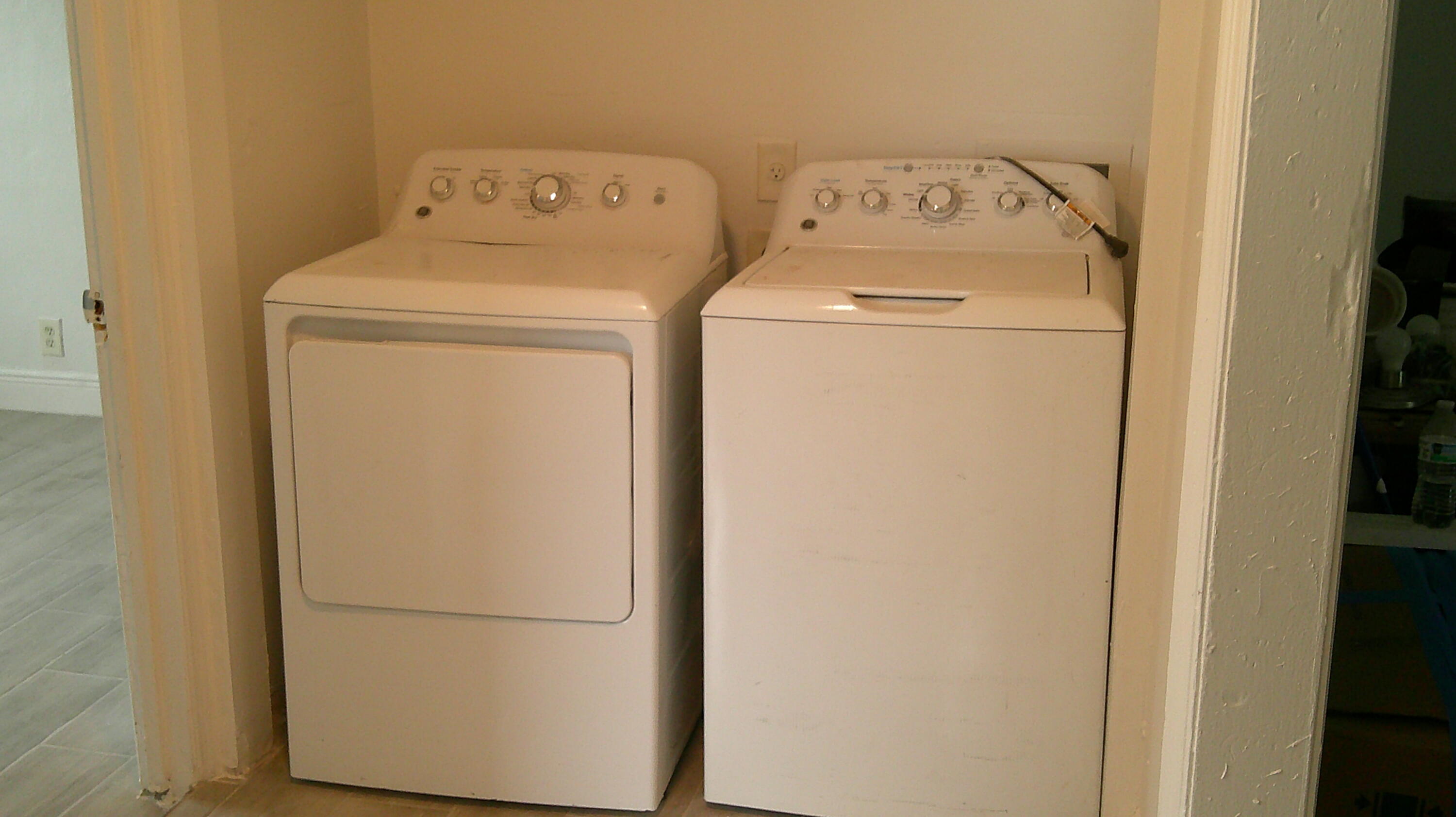 900 West 9th Street Riviera Beach, FL 33404 - Photo 7 of 29 DSCF0037