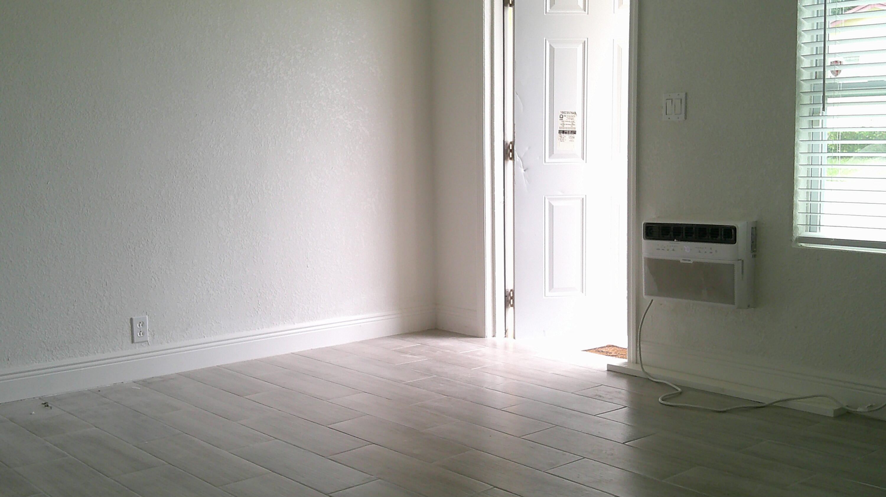 900 West 9th Street Riviera Beach, FL 33404 - Photo 10 of 29 DSCF0043 (1)