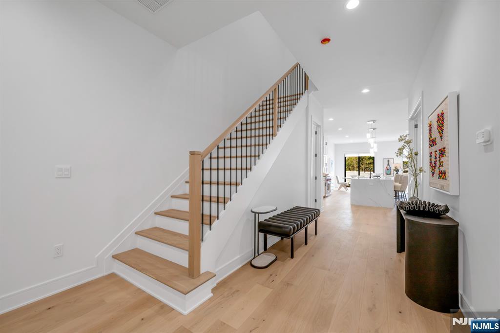37 Feldman Court Paramus, NJ 07652 - Photo 21 of 46