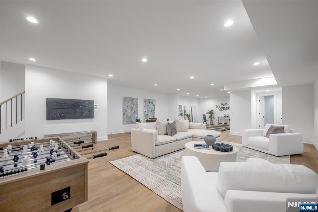 37 Feldman Court Paramus, NJ 07652 - Photo 42 of 46
