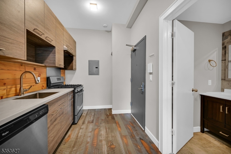 180 Spring Street Newton, NJ 07860 - Photo 3 of 20 Gallery Image 3