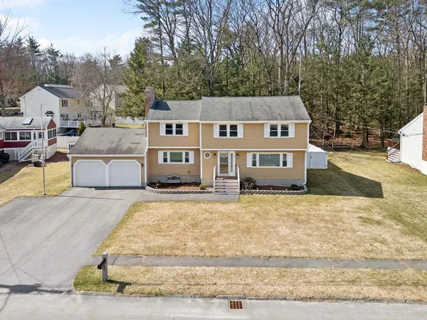 $650,000 | 10 Hampton Drive, Nashua, NH 03063