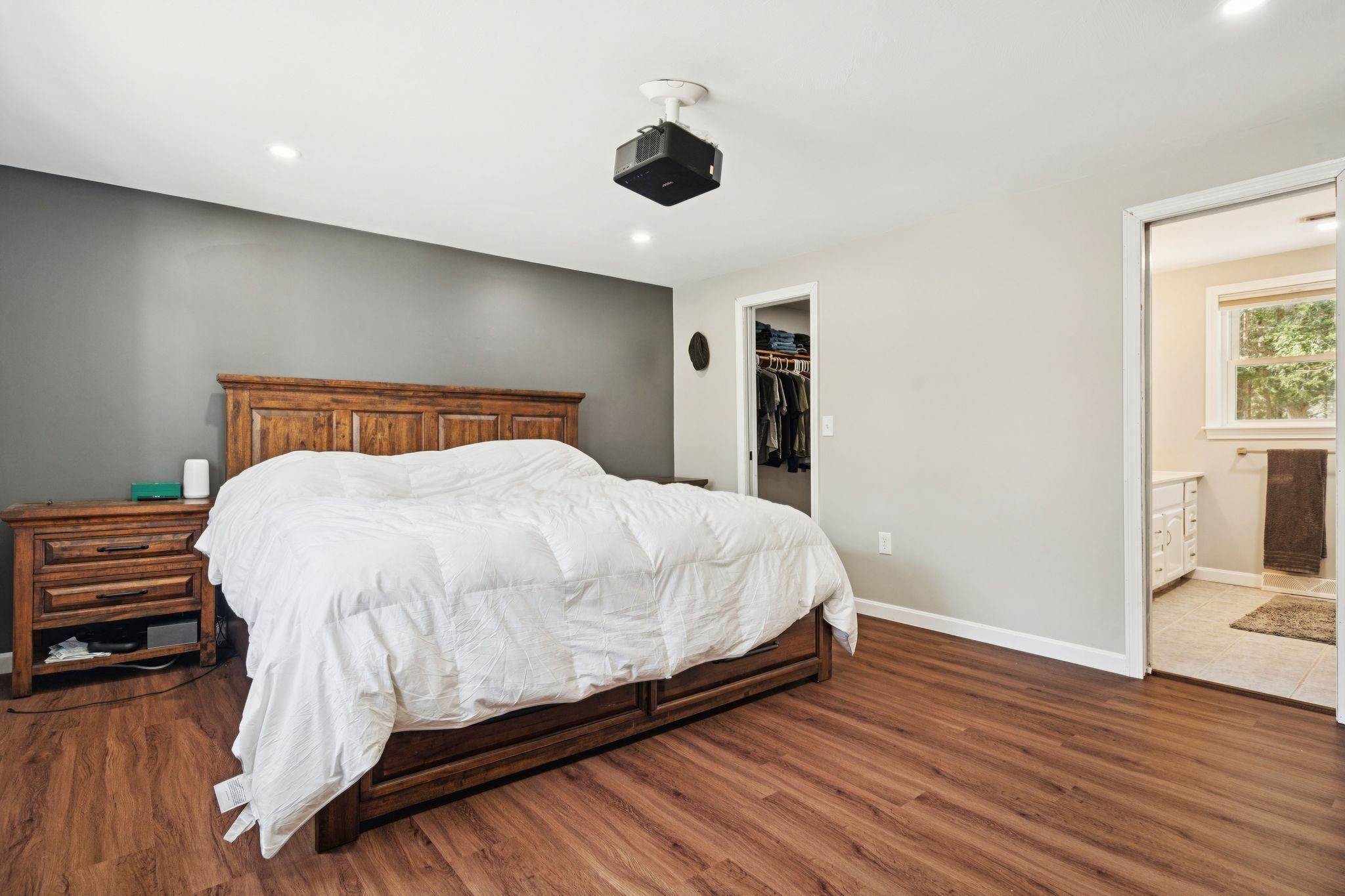 10 Hampton Drive Nashua, NH 03063 - Photo 14 of 28