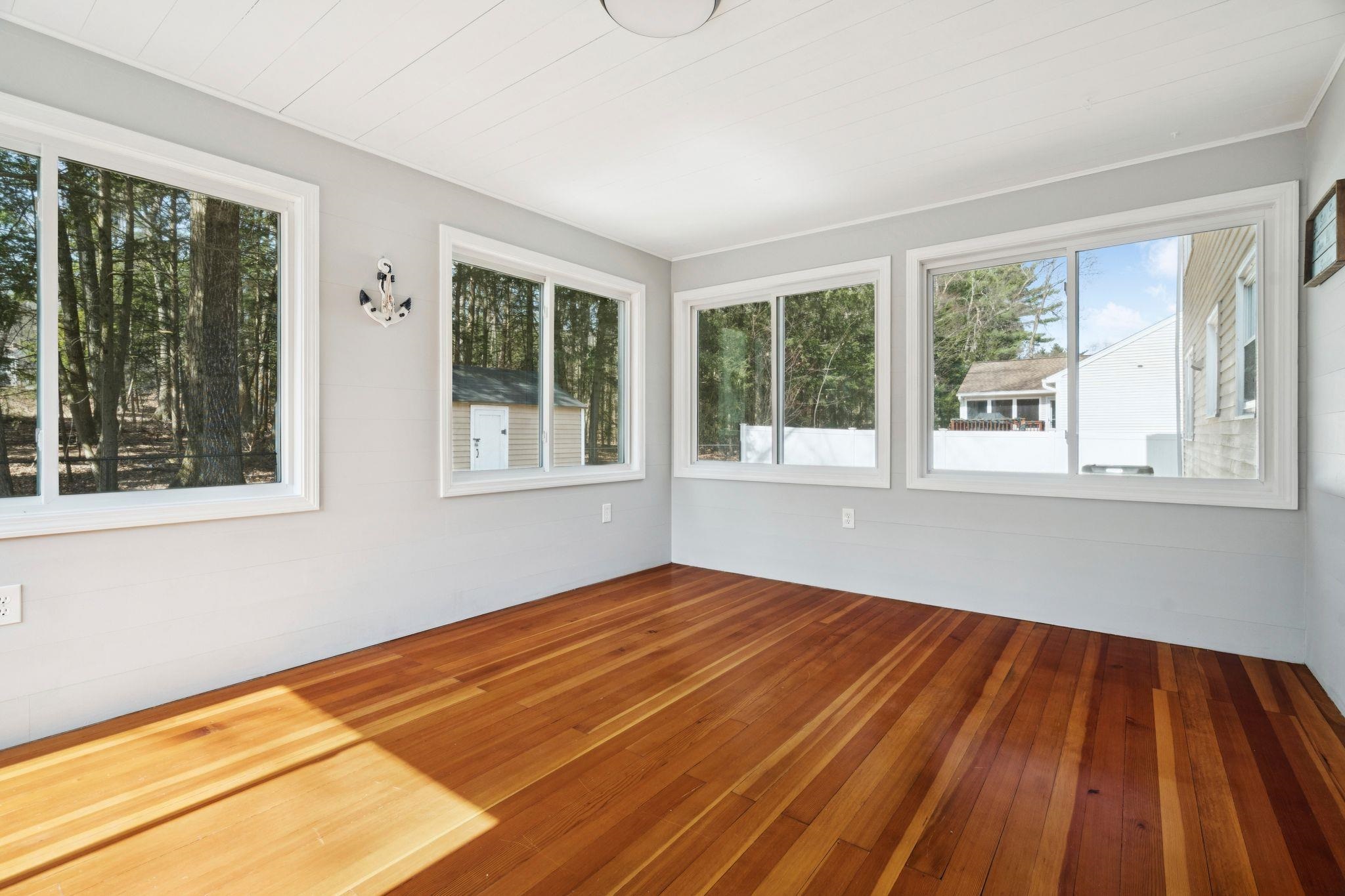 10 Hampton Drive Nashua, NH 03063 - Photo 17 of 28