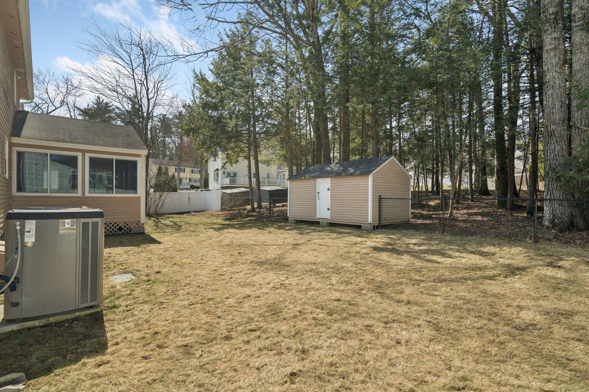 10 Hampton Drive Nashua, NH 03063 - Photo 22 of 28