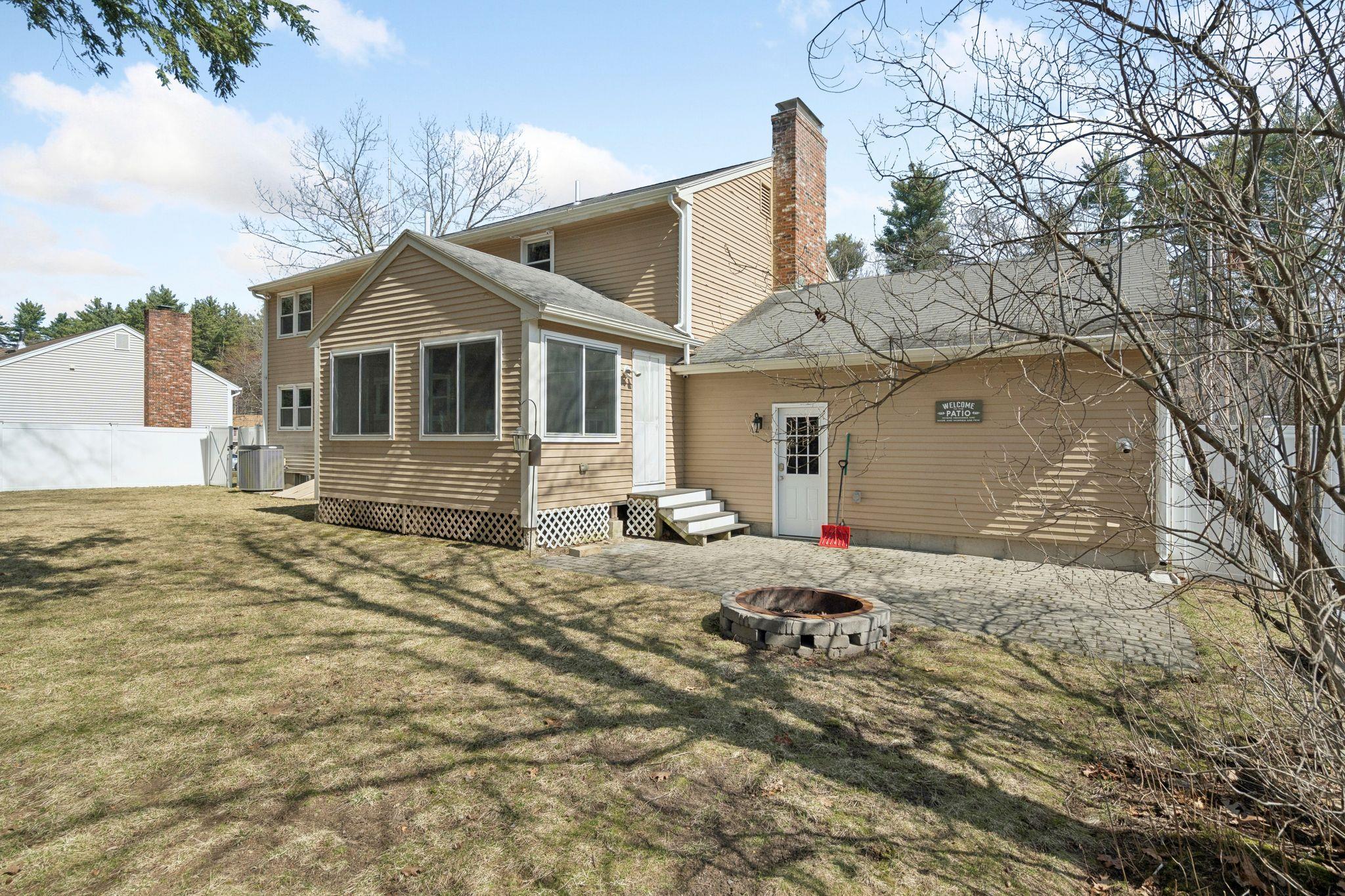 10 Hampton Drive Nashua, NH 03063 - Photo 24 of 28