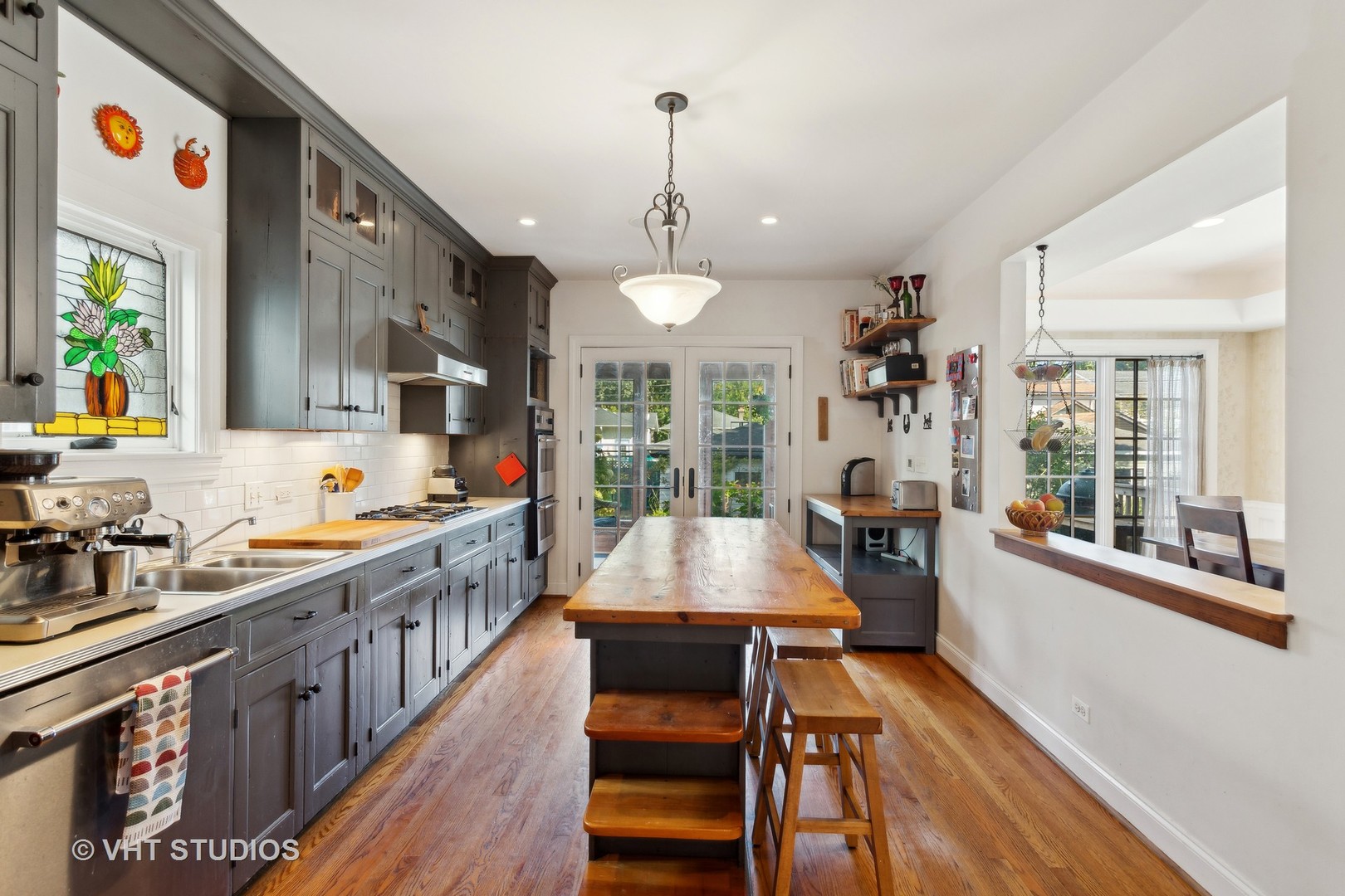 2313 Thayer Street Evanston, IL 60201 - Photo 4 of 10