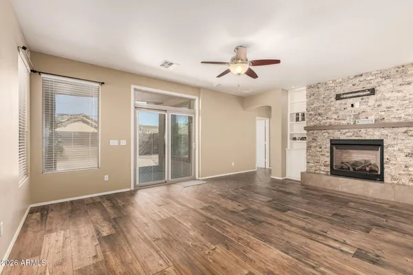$1,995 | 202 East Rock Wren Drive, San Tan Valley, AZ 85143