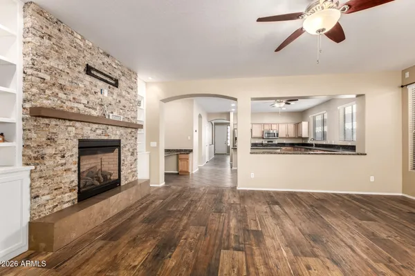 $1,995 | 202 East Rock Wren Drive, San Tan Valley, AZ 85143