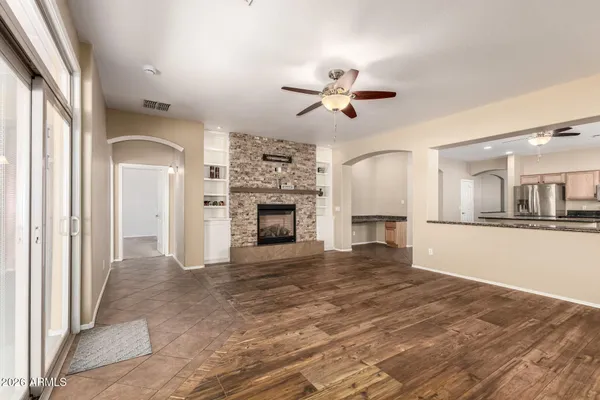 $1,995 | 202 East Rock Wren Drive, San Tan Valley, AZ 85143