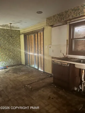 a view of a storage & utility room