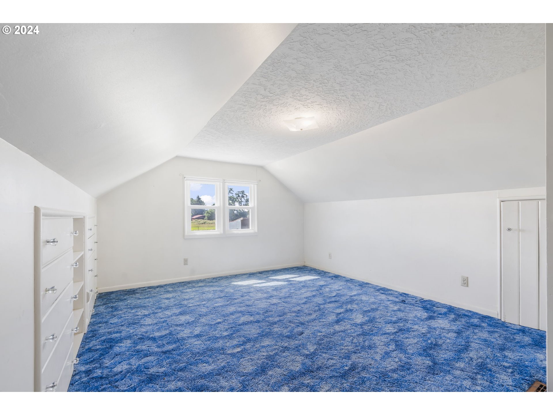 7075 Northwest Roy Road Cornelius, OR 97113 - Photo 31 of 48 a view of an empty room