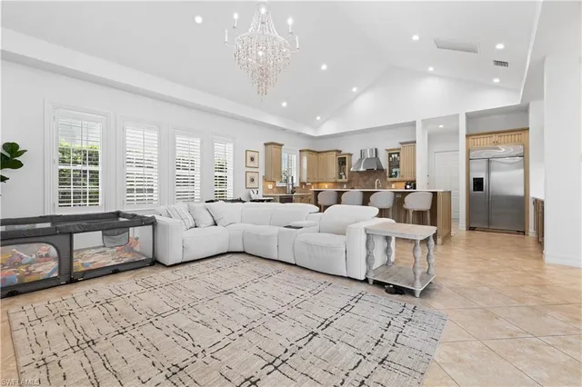 $3,249,000 | 505 Harbour Drive, Naples, FL 34103