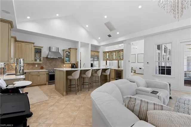 $3,249,000 | 505 Harbour Drive, Naples, FL 34103