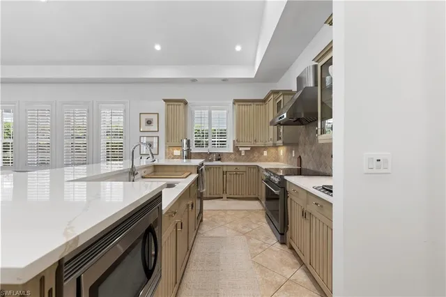 $3,249,000 | 505 Harbour Drive, Naples, FL 34103