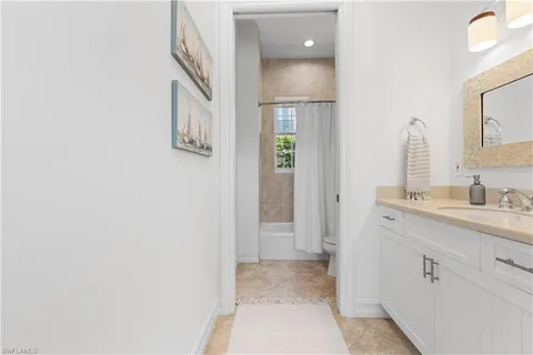 $3,249,000 | 505 Harbour Drive, Naples, FL 34103