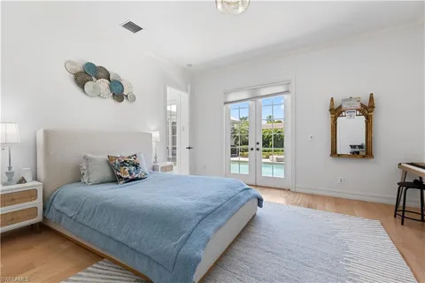 $3,249,000 | 505 Harbour Drive, Naples, FL 34103