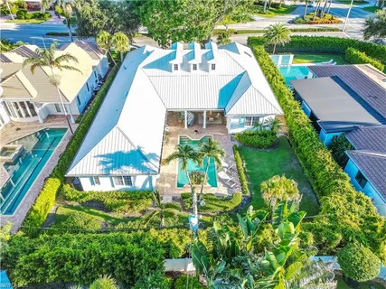 $3,249,000 | 505 Harbour Drive, Naples, FL 34103