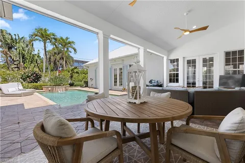 $3,249,000 | 505 Harbour Drive, Naples, FL 34103