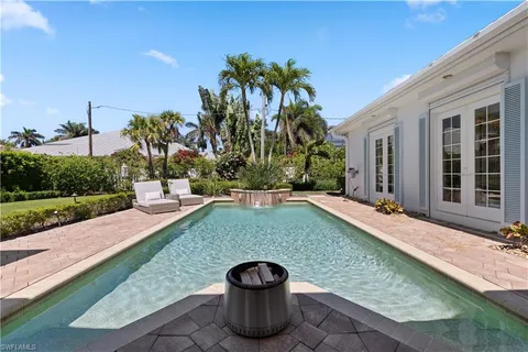 $3,249,000 | 505 Harbour Drive, Naples, FL 34103